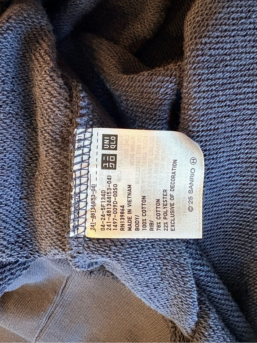 Uniqlo x Sanrio Hello Kitty Women’s Navy Graphic Sweatshirt - new without tags - Picture 4 of 6